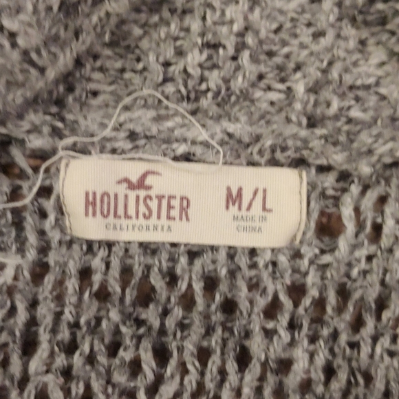 3/$15 Hollister long cardigan - Picture 2 of 3